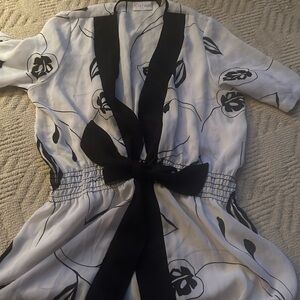 Black and White Floral Kimono Robe